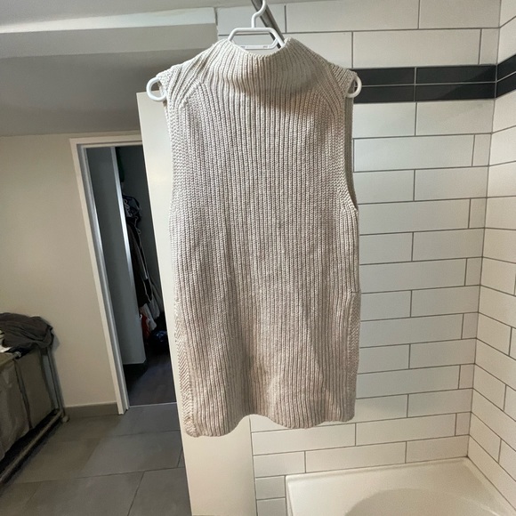 Wilfred Durandal Sweater Tank Top small - Picture 6 of 7